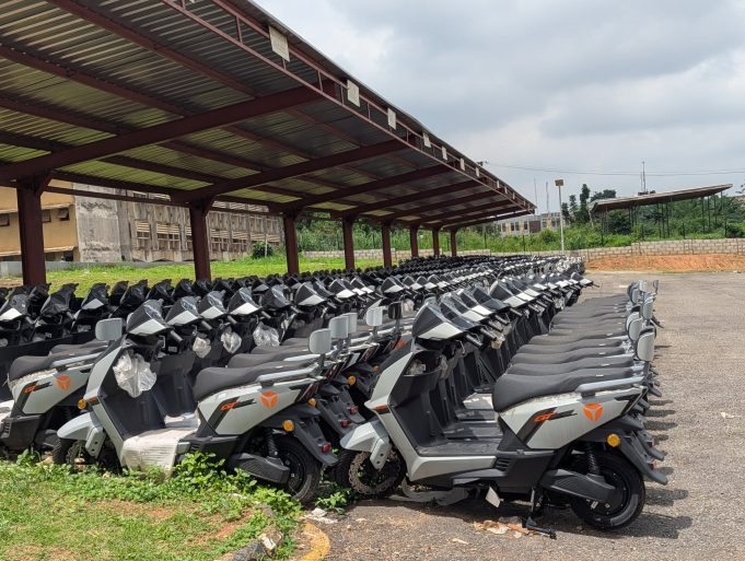 Drama-as Hundreds of electric bikes dumped at Oyo LG service commission
